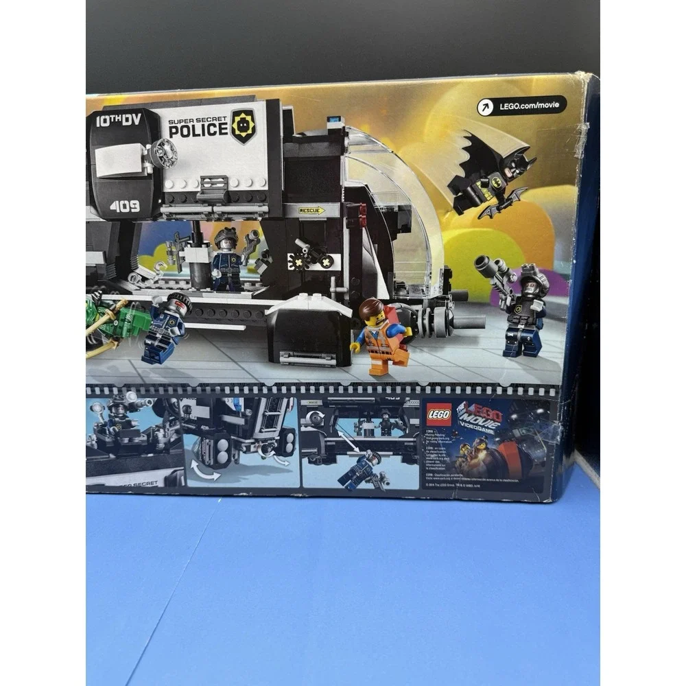 LEGO The LEGO Movie: Super Secret Police Dropship (70815) 100% Complete W/Minifi